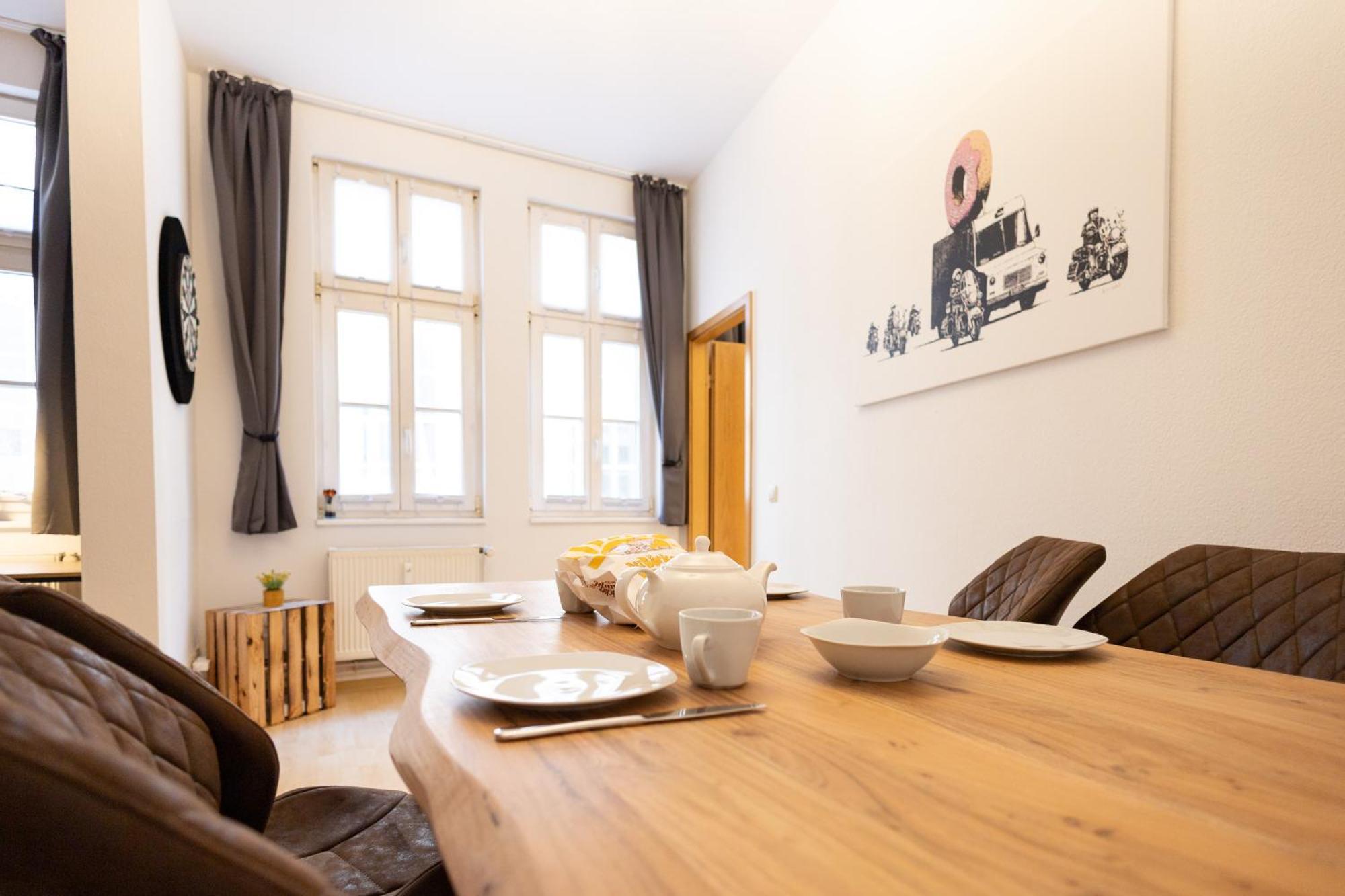 Ko-Living Space An Der Oper - Street Art Design Apartments Галль Экстерьер фото
